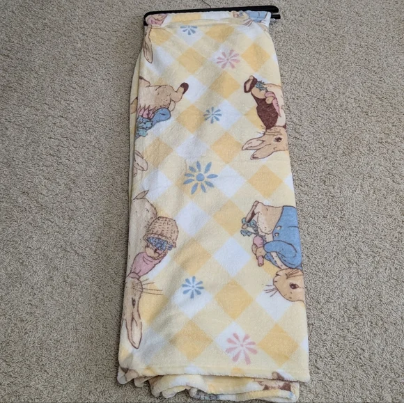 Beatrix Potter Peter Rabbit Oversized Plush Throw w/ Gingham & Floral Design 🌸 - Picture 3 of 6
